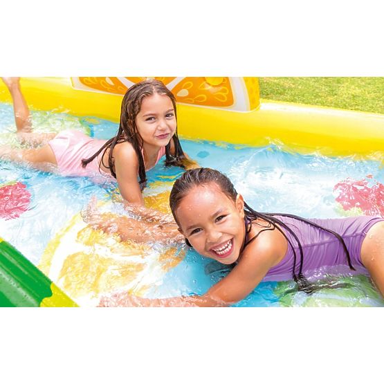 Basen dla dzieci ze zjeżdżalnią