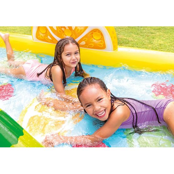 Basen dla dzieci ze zjeżdżalnią