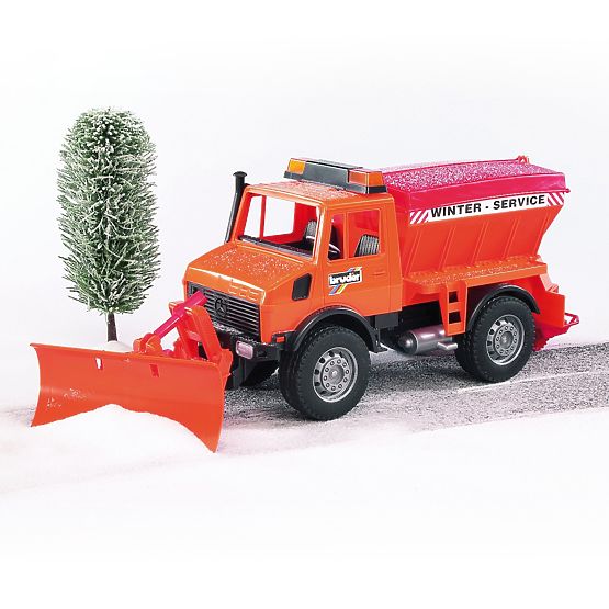Bruder Mercedes Benz UNIMOG Piaskarka z pługiem