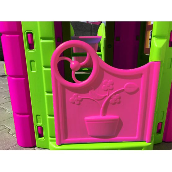 Domek ogrodowy dla dzieci ze zjeżdżalnią