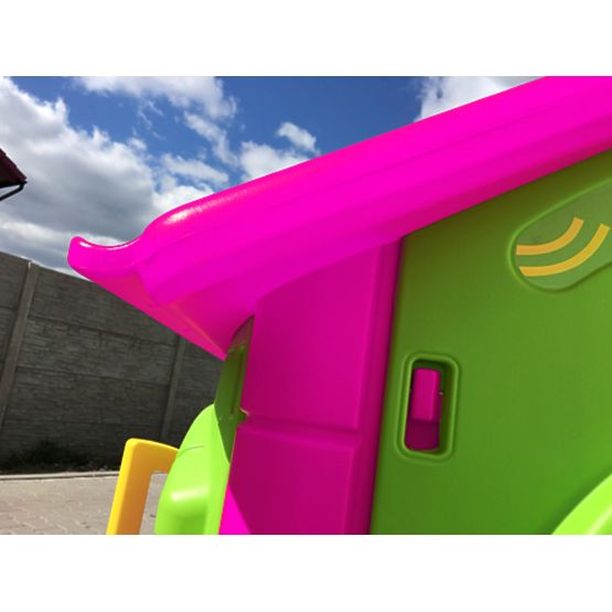 Domek ogrodowy dla dzieci ze zjeżdżalnią