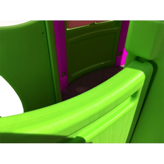 Domek ogrodowy dla dzieci ze zjeżdżalnią