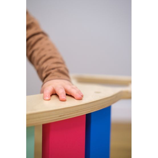 Drewniana huśtawka Montessori - tęcza