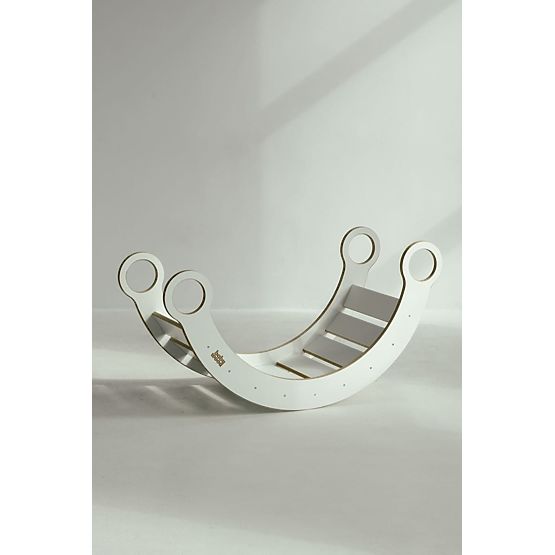 Drewniana huśtawka Montessori z zjeżdżalnią/ścianką wspinaczkową L - biała