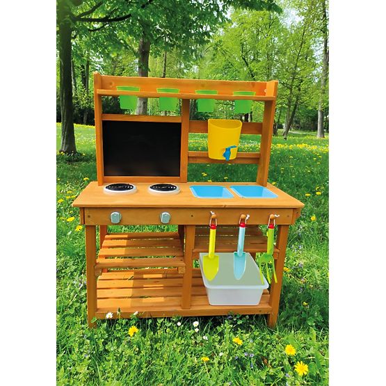 Drewniana kuchnia ogrodowa