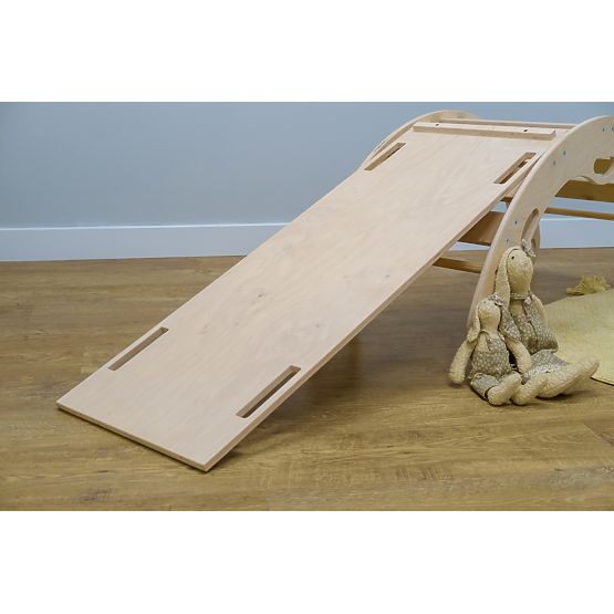 Drewniana zjeżdżalnia montessori - naturalna
