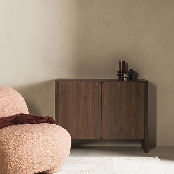 Dwudrzwiowa komoda Moku orzech villa, zaokrąglone fronty