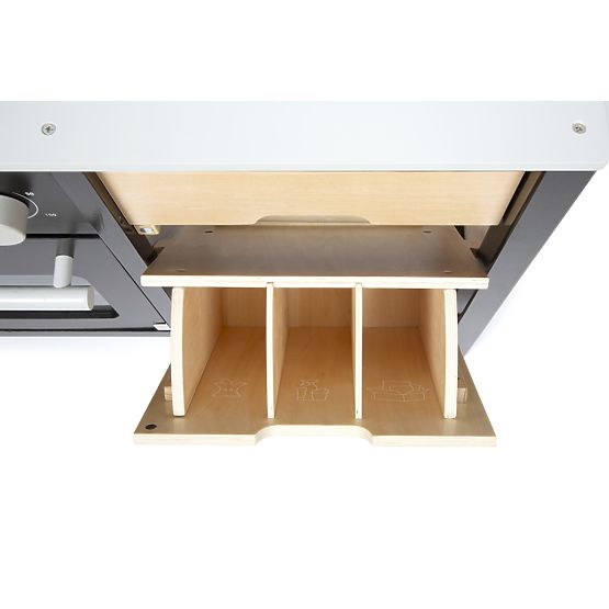 Dziecięca kuchnia industrialna z wyspą kuchenną