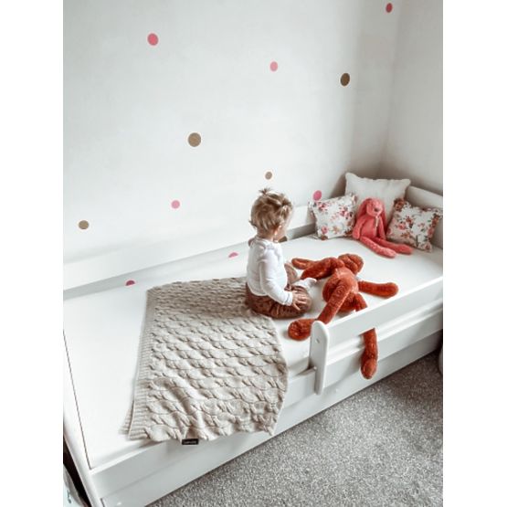 Łóżko dziecięce z barierką Ourbaby - białe