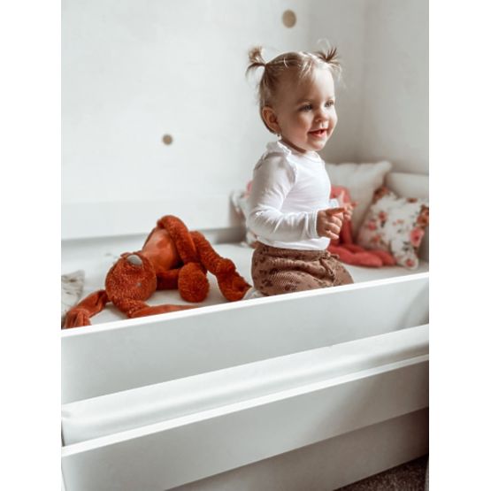 Łóżko dziecięce z barierką Ourbaby - białe