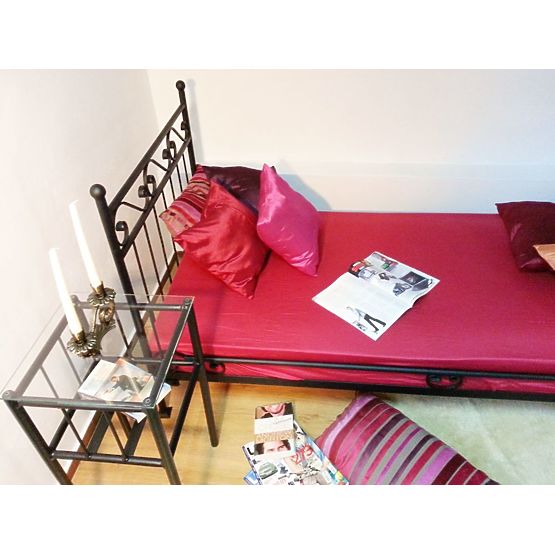 Łóżko metalowe, model 2