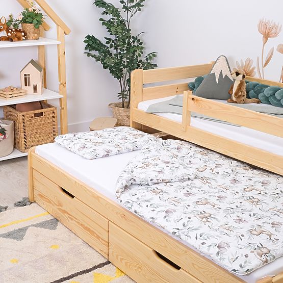 Dziecięce łóżko z dodatkowym miejscem do spania i barierką Praktik - naturalne