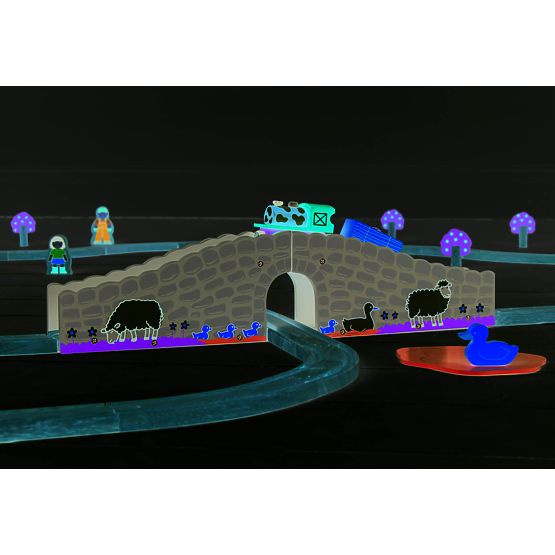 Most kolejowy Bigjigs Rail Farm z tunelem