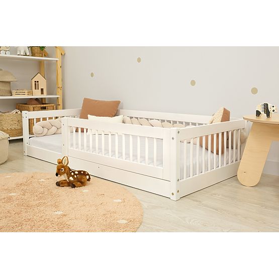 Niskie łóżko dla dzieci Montessori Ourbaby Plus - białe