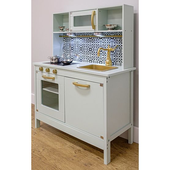 Nordic drewniana kuchnia z akcesoriami