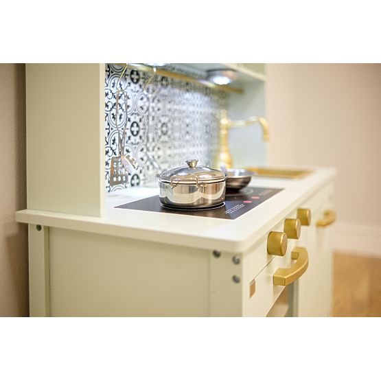 Nordic drewniana kuchnia z akcesoriami