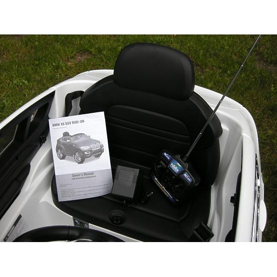 Pojazd elektryczny BMW X6, kolor biały
