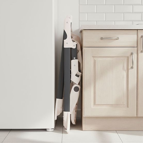 Składane krzesełko do karmienia dzieci z zabawkami ECOTOYS