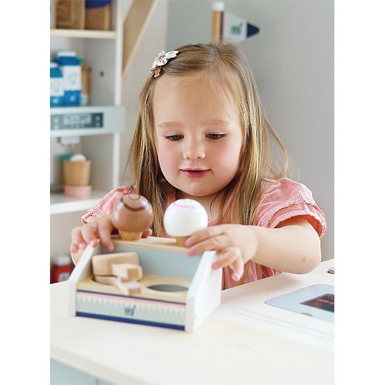 small foot Lada z lodami Fresh