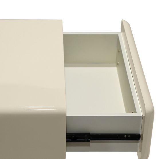 Szafka nocna z szufladą Blush, kremowobiała, błyszcząca, łukowaty kształt