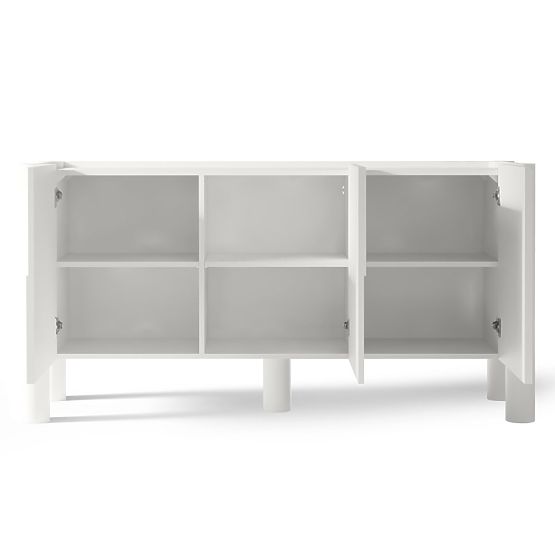 Trzydrzwiowa komoda Lunaria z frezowanym frontem, biała