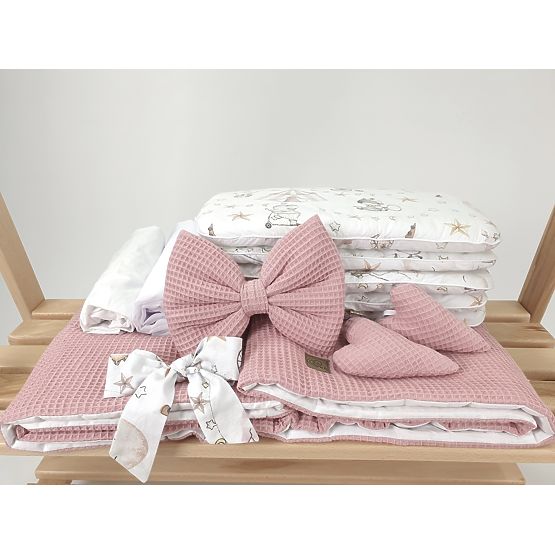 Wiklinowe łóżeczko z wyposażeniem dla niemowląt - Cyrk