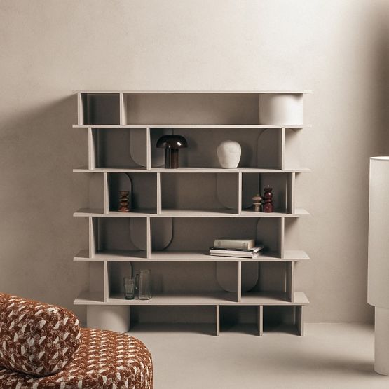 Wysoki regał Rangali, kaszmirowy, zaokrąglony