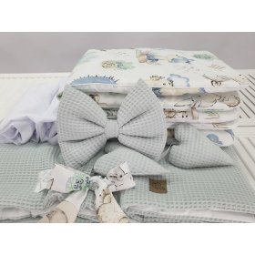 Białe wiklinowe łóżeczko z wyposażeniem dla niemowlaka - Jeżyk, TOLO