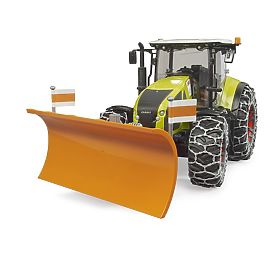 Bruder Claas Axion 950 z łańcuchami śnieżnymi i pługiem