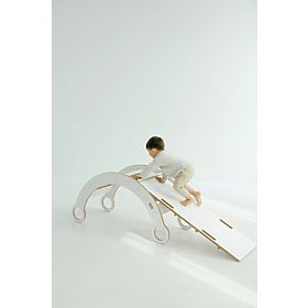 Drewniana huśtawka Montessori z zjeżdżalnią/drabinką L - biała