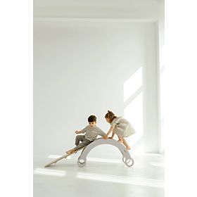 Drewniana huśtawka Montessori z zjeżdżalnią/ścianką wspinaczkową M - biała