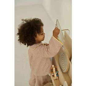 Drewniany regał na książki i zabawki