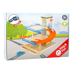 small foot Drewniany garaż piętrowy z windą, small foot