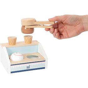 small foot Lada z lodami Fresh